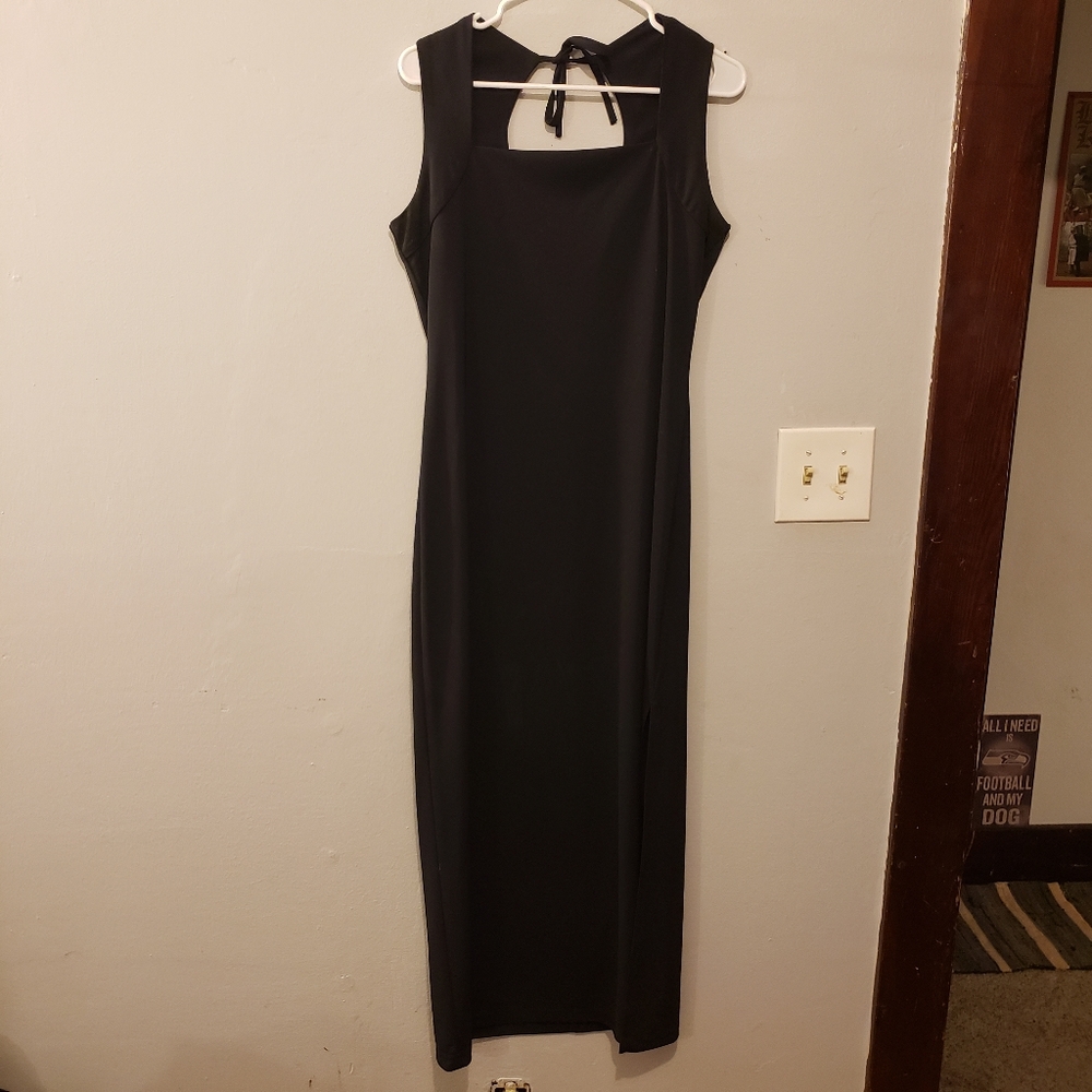 LADIES BEAUTIFUL BLACK DRESS  LARGE, BY YOUNIQUE SIZE LARGE
